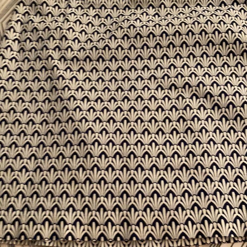 Adorable mid length skirt